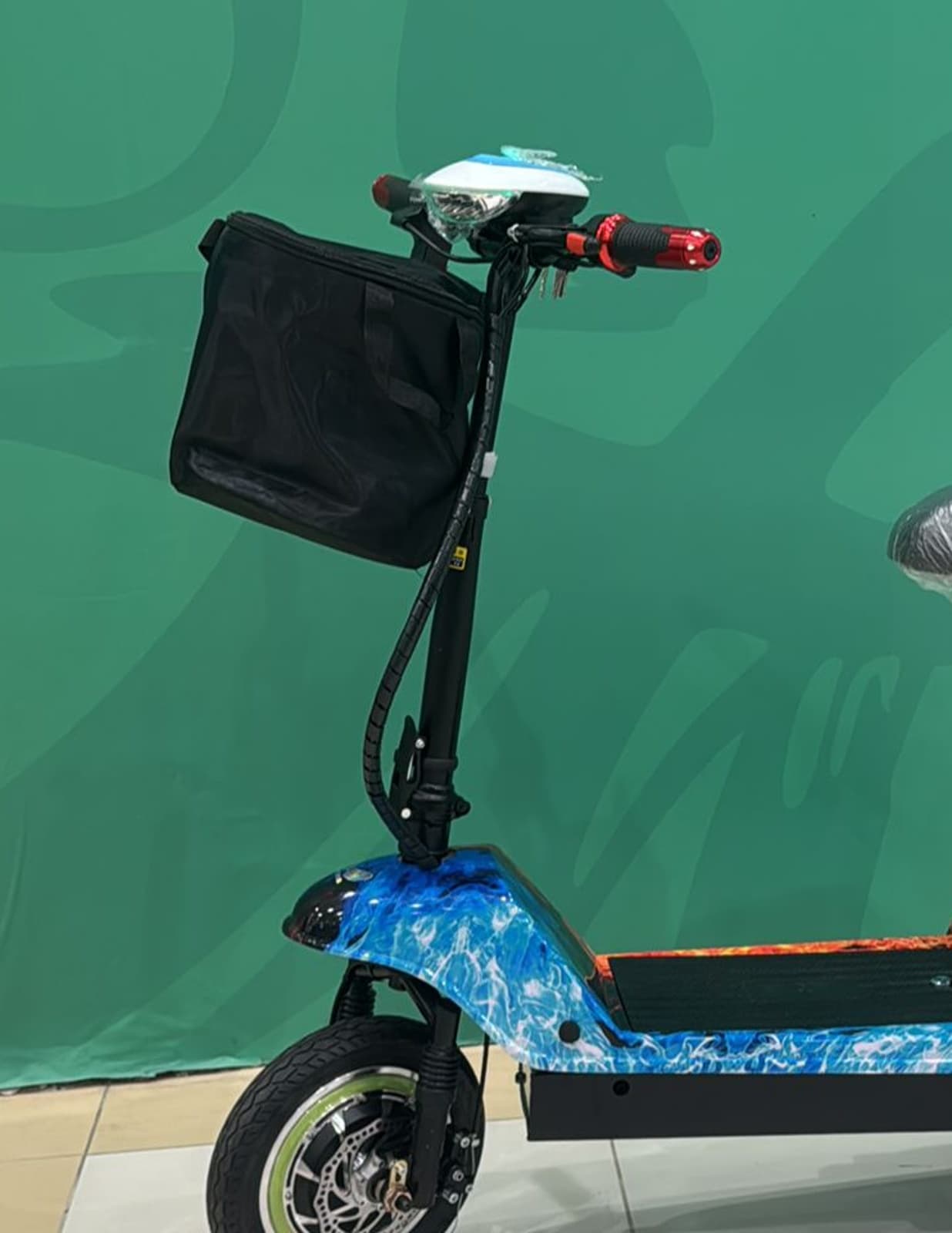 SF44 Electric Scooter Handlebar with Black Front Storage Bag and Red Grips
