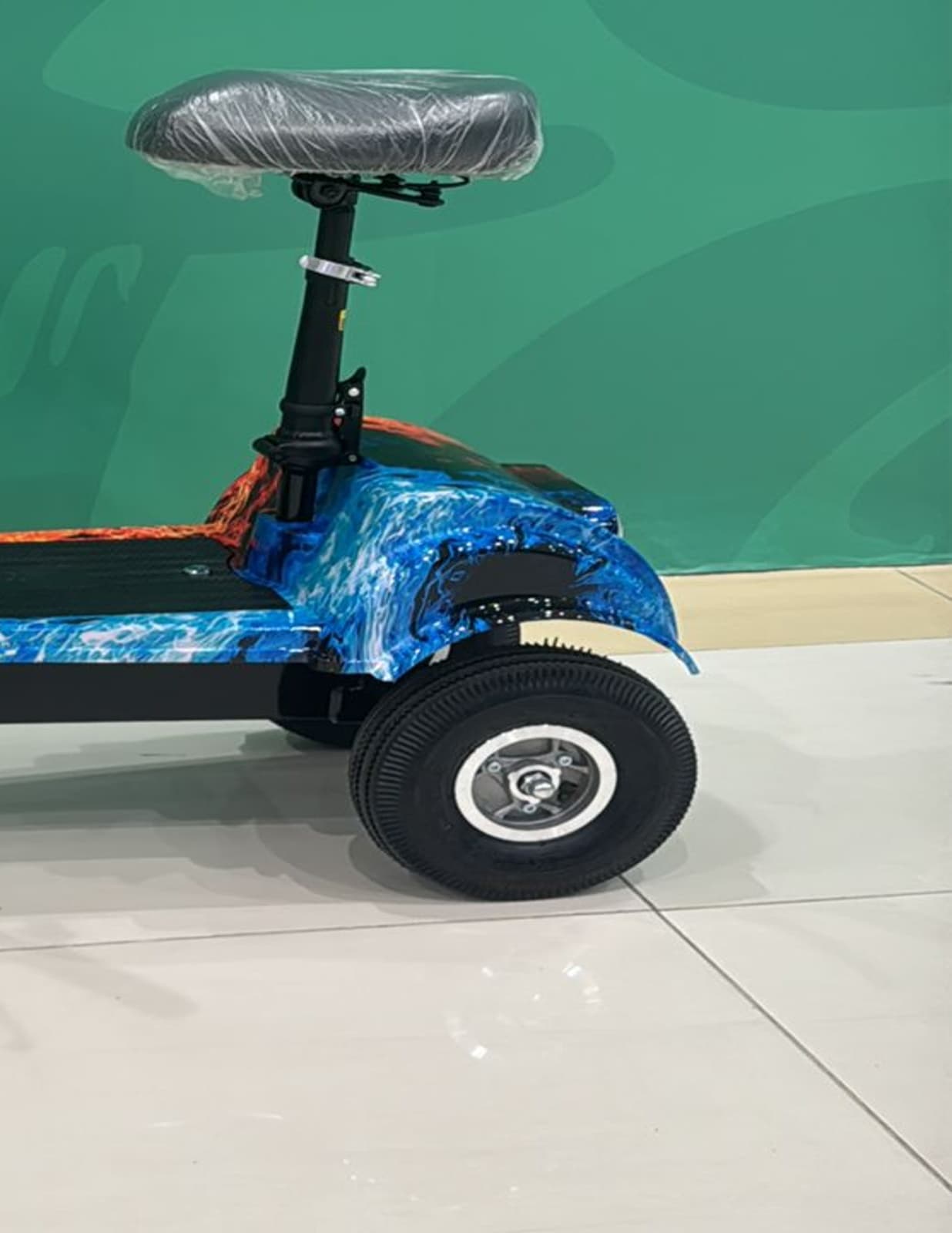 SF44 Electric Scooter Adjustable Saddle Seat and Heavy-Duty Rear Wheel