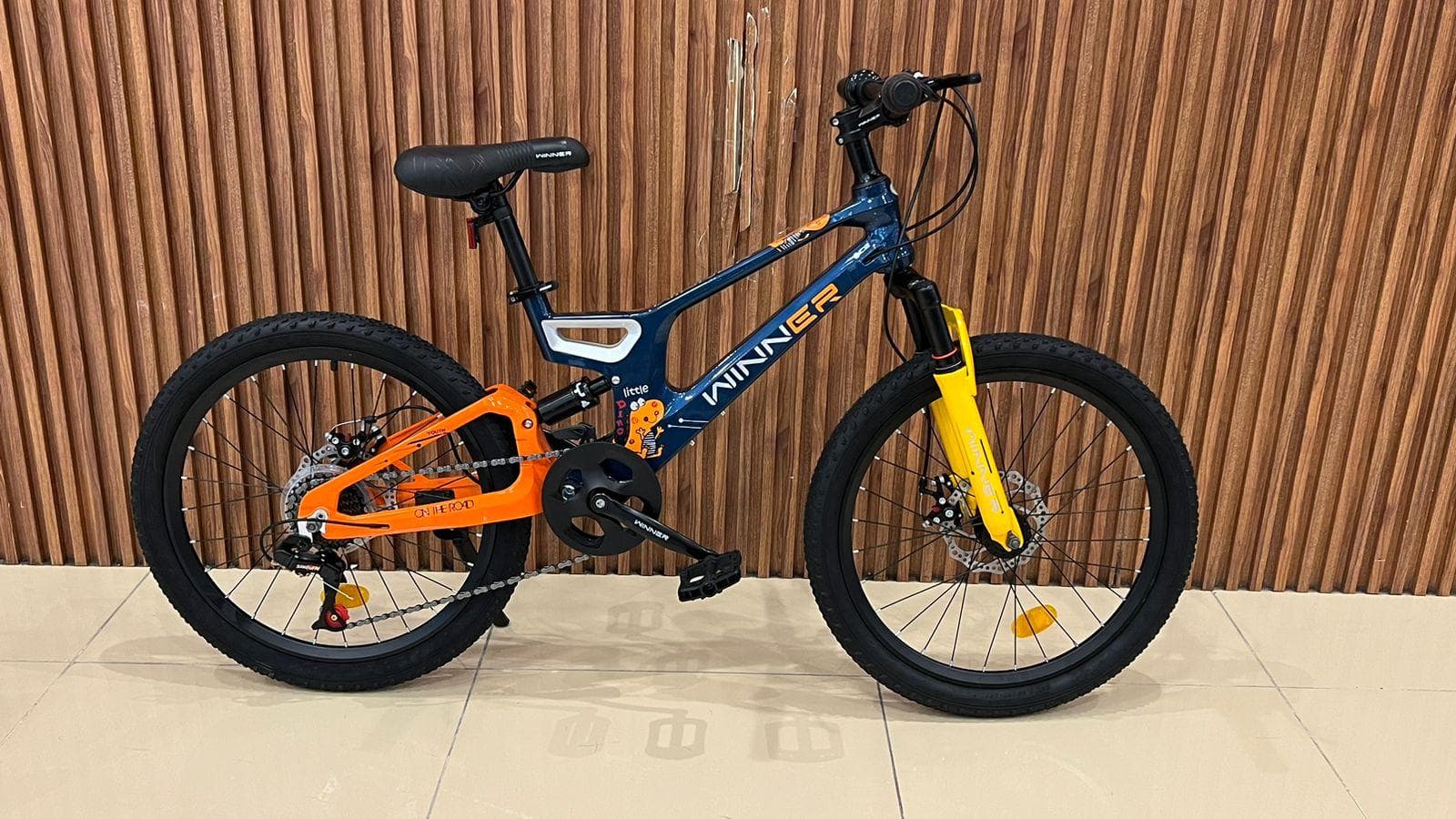 WINNER 20 Inch Youth Dual Suspension Mountain Bike Dark Blue and Orange